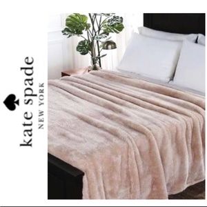 Kate Spade Queen Bed Mauve Pink Oversized Fleece